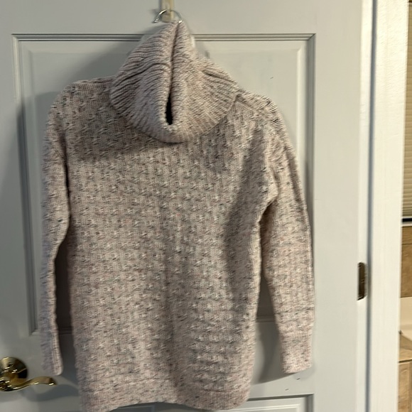 Loft size small turtleneck sweater. Never worn - Picture 2 of 4